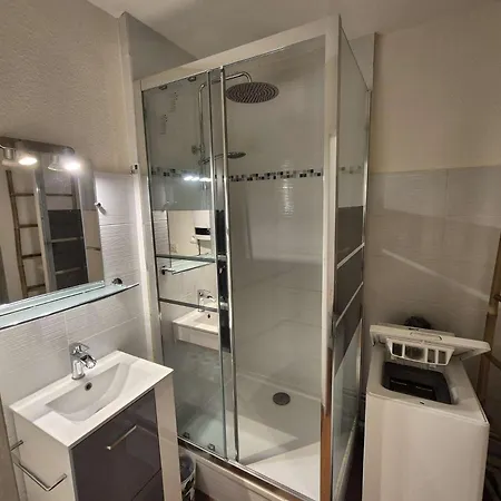 Apartament Rez De Jardin,climatisation, Proche De La Mer, Parking..